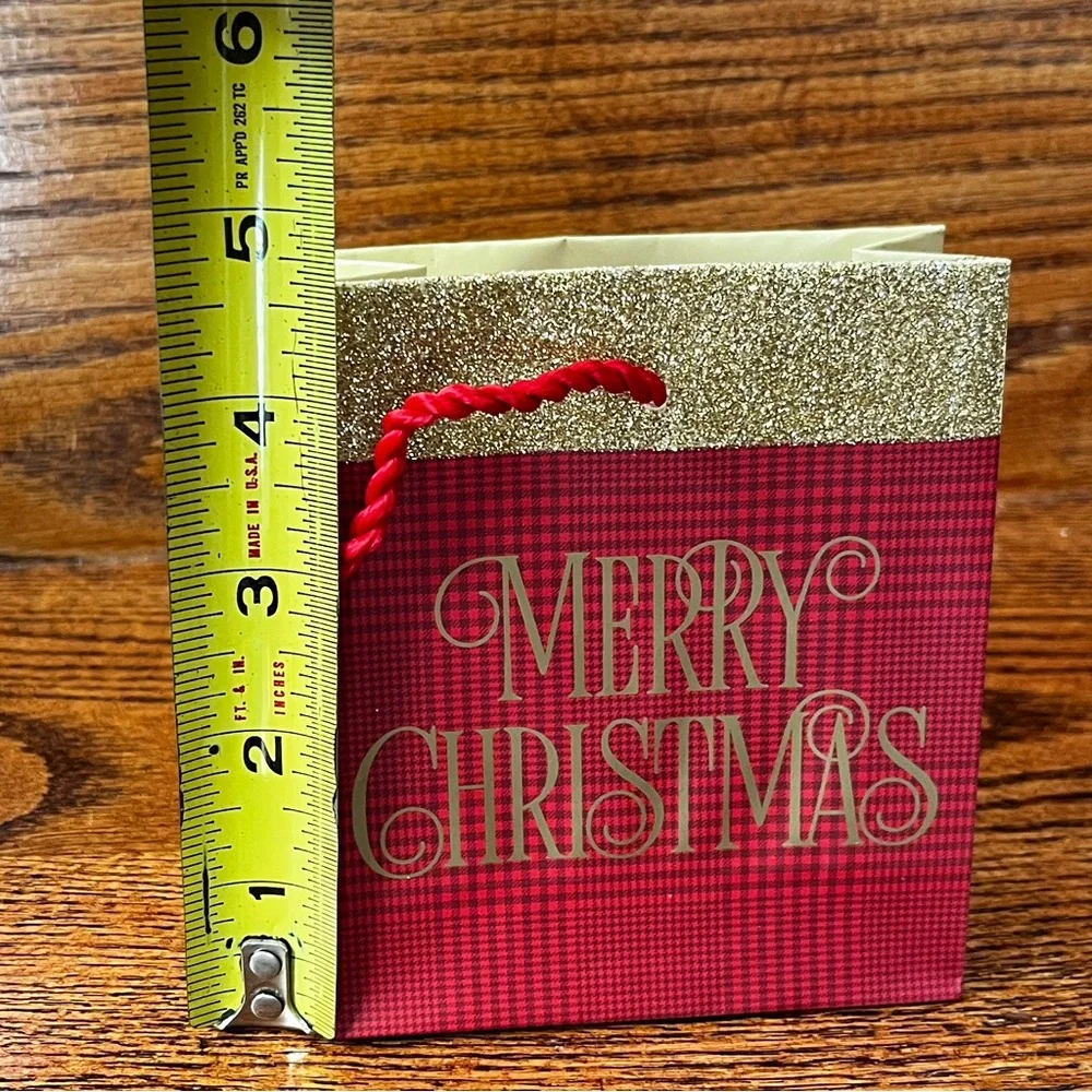 Design Focus Holiday Christmas Gift Bags